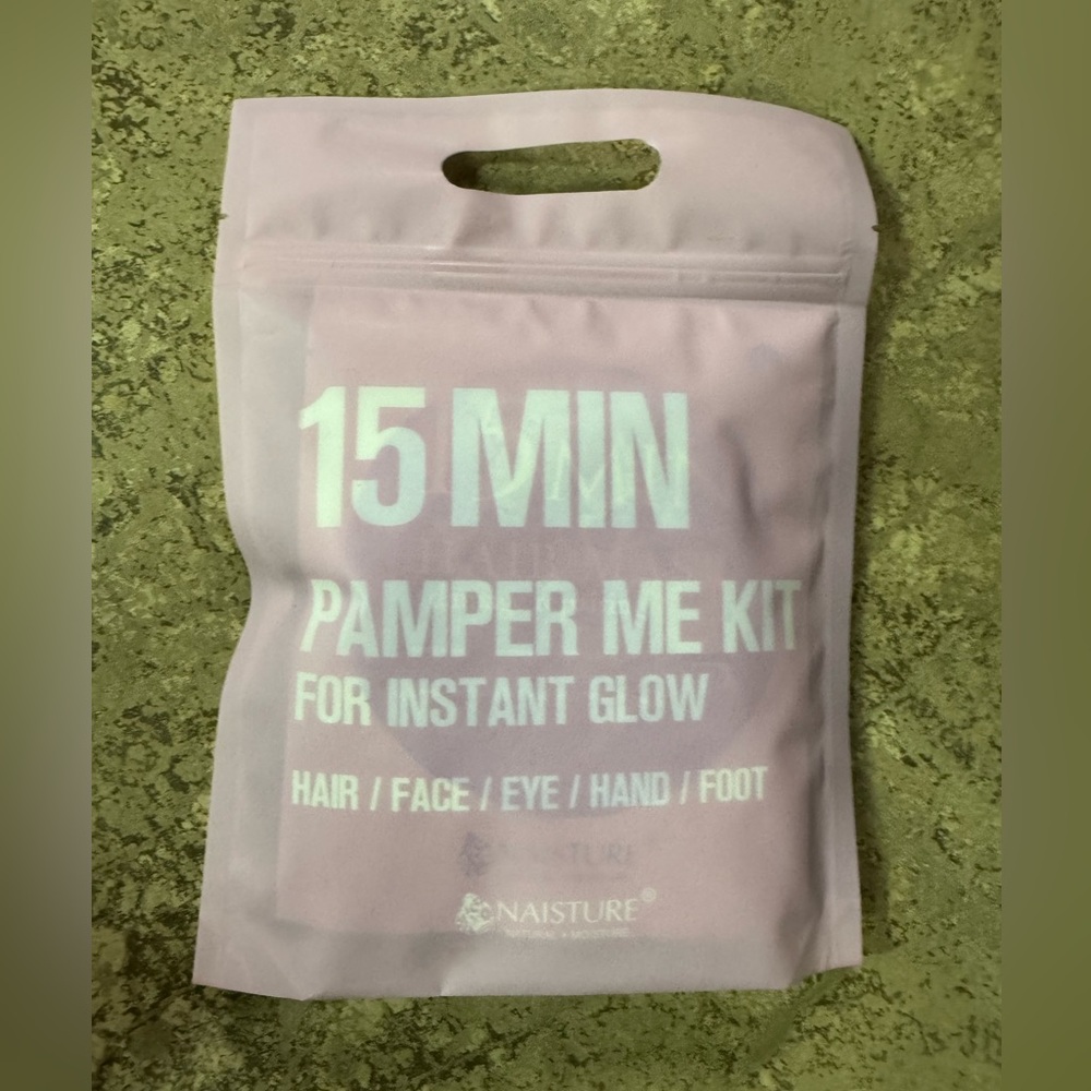 15 Min Pamper Me Kit for Instant Glow - 7 masks for hair, face, eye, hand, foot
